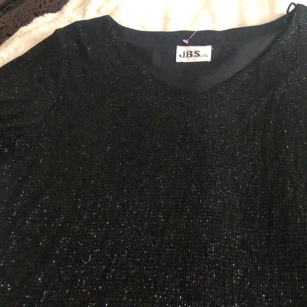NWOT Women’s fancy glittery shirt